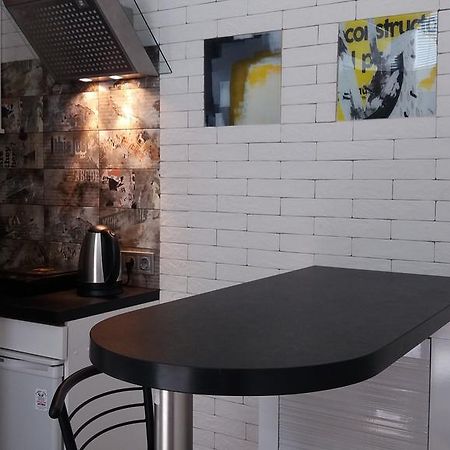 Apartment With Fireplace リヴィウ エクステリア 写真