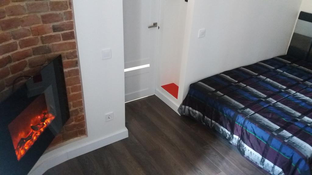 Apartment With Fireplace リヴィウ エクステリア 写真