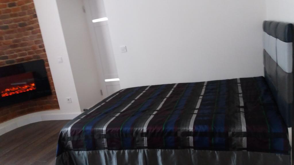 Apartment With Fireplace リヴィウ エクステリア 写真