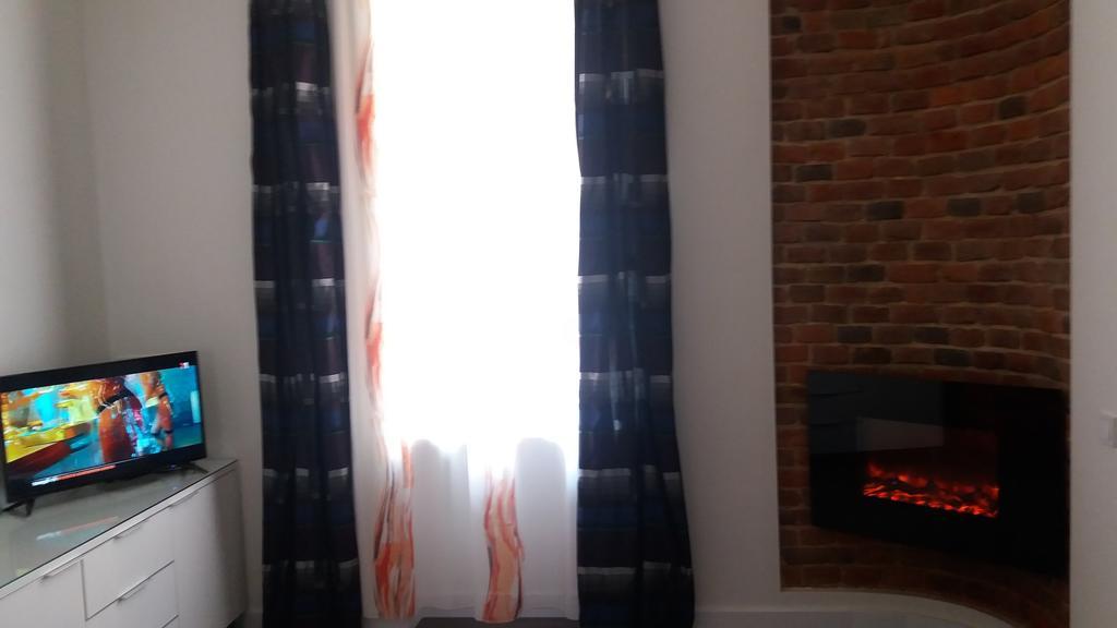 Apartment With Fireplace リヴィウ エクステリア 写真